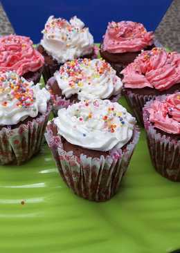Steamed chocolate cupcake