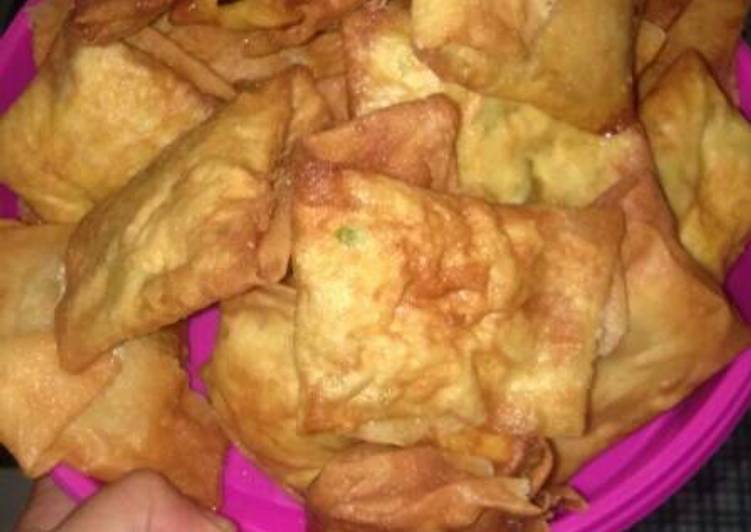 Resep Martabak telur kentang mini #pr_masakankentang oleh 