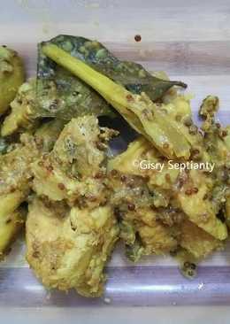 Ayam Goreng (ungkep bumbu kuning, enak)