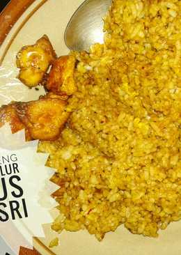 Nasi Goreng Kuning Telur Rebus