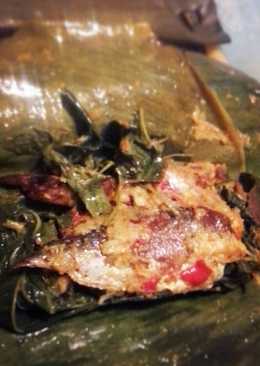 Pepes ikan salem dg daun singkong n kemangi