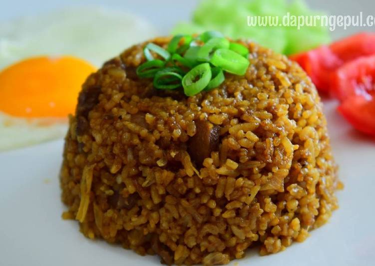 bahan dan cara membuat Nasi Goreng Oriental (Oriental Fried Rice)