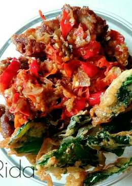 Daging goreng balado dan bayam krispi