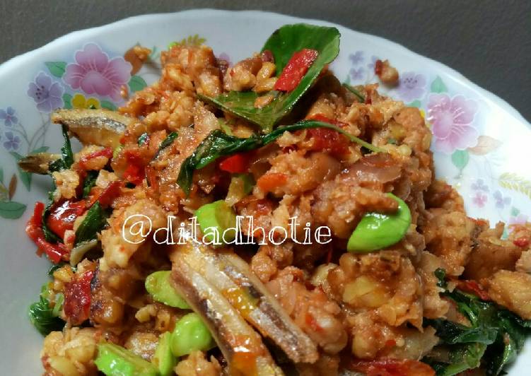 Sambel tempe pete kemangi