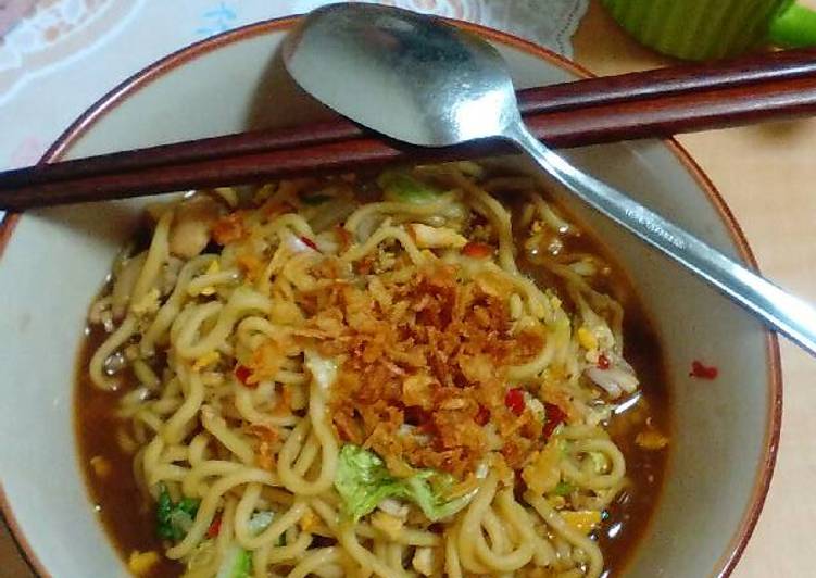 bahan dan cara membuat Mie Kuah Pedas Manis Bumbu Sederhana Pengganti Ramen ?? ?