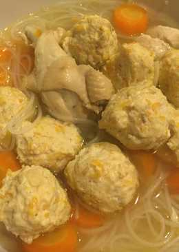 Sop wortel bakso ayam