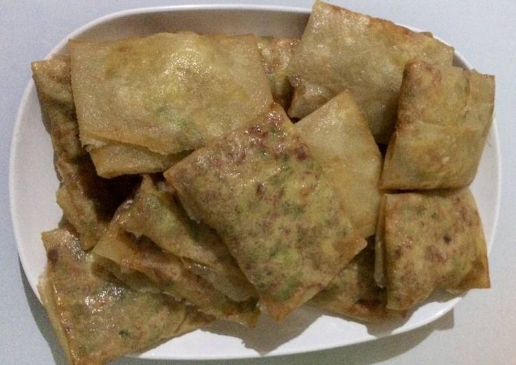 gambar untuk resep Martabak telur ala rumahan