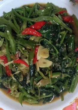 Tumis kangkung pedas