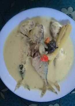 Gulai ikan khas padang