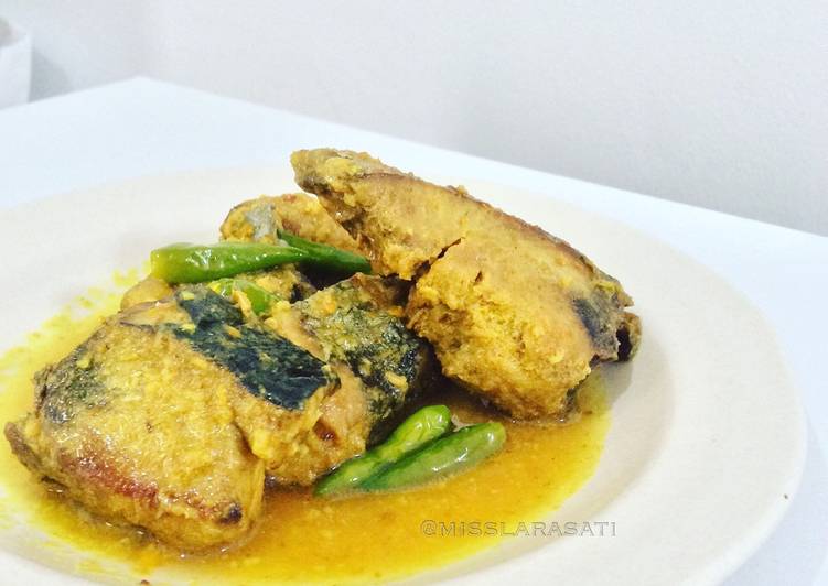 gambar untuk resep Tongkol Bumbu Acar Kuning