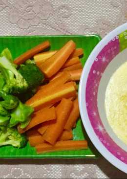 Broccoli and Carrot with Cheese Sauce