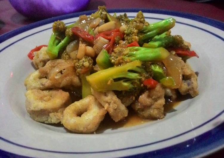 resep masakan Cumi goreng tepung & saus brokoli Sarachan