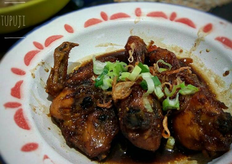 bahan dan cara membuat Ayam Goreng Kecap