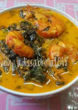 Gulai udang dengan daun ubi