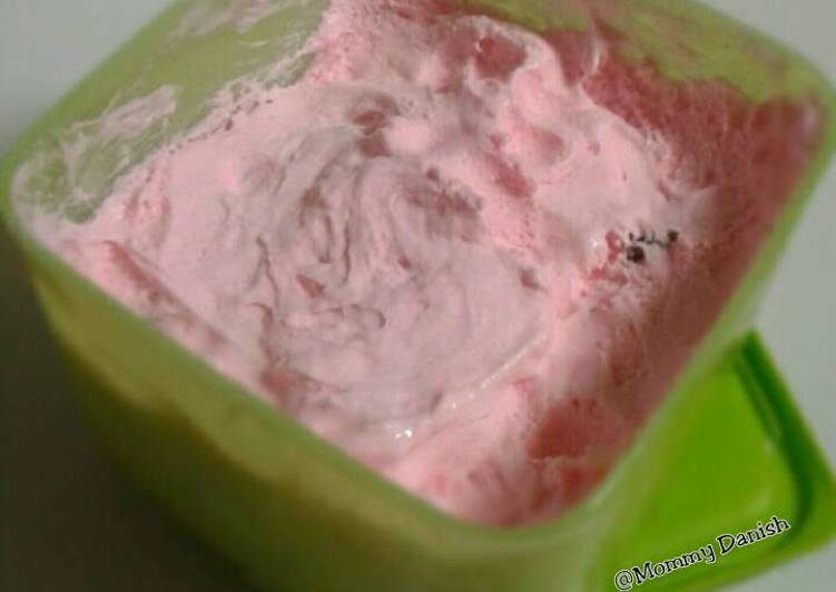 bahan dan cara membuat Pondan Magic Strawberry Ice Cream