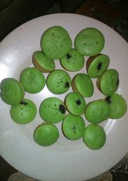 Kue cubit pandan kismis