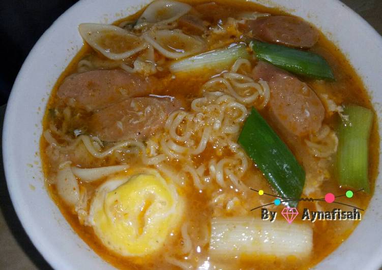 gambar untuk resep makanan Seblak Kuah Pedas isi Telur Makaroni Sosis Mie Enak