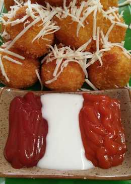 Potato cheese ball w/ three color sauce