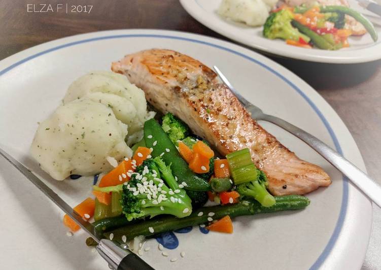 gambar untuk resep makanan Garlic Butter Salmon Steak