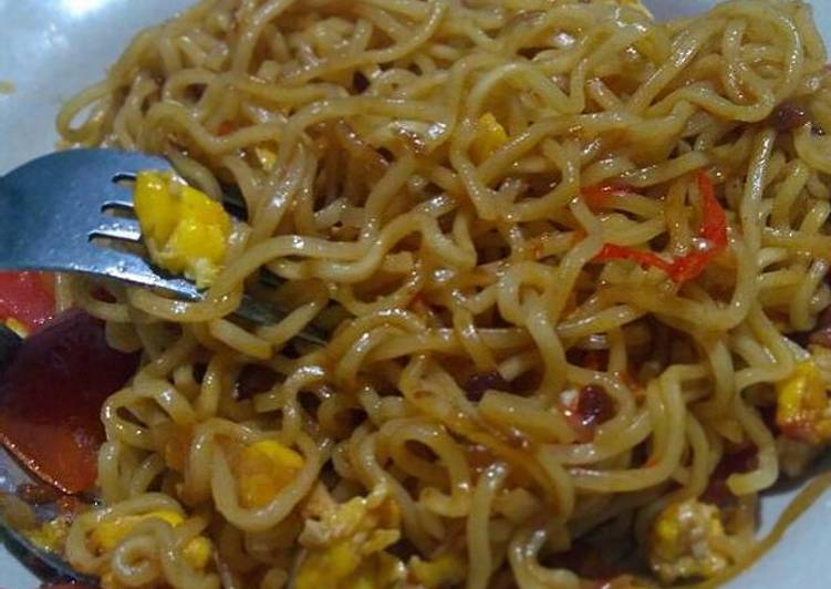 resep lengkap untuk Mie goreng tomat Extra Pedas