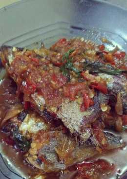 Ikan pindang sambal kemangi