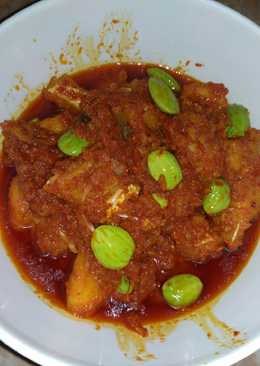 Sambal goreng ikan asin jambal petai