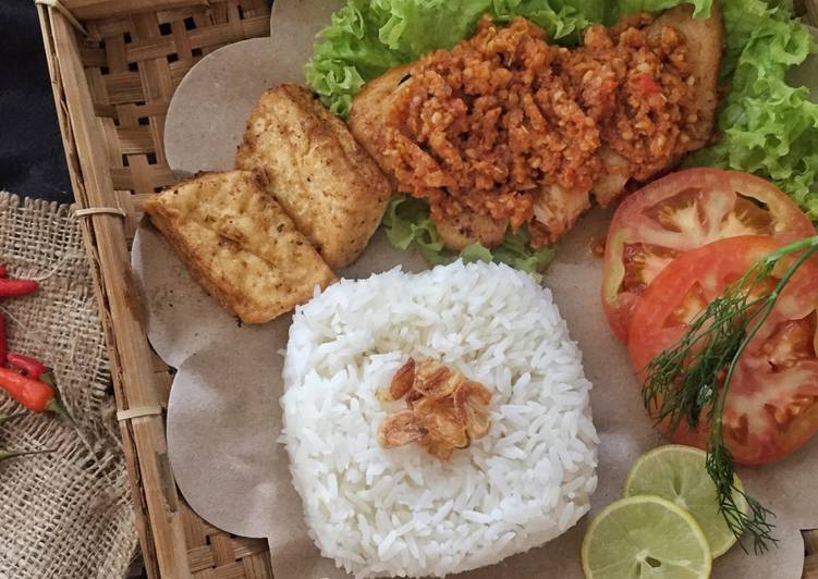 gambar untuk cara membuat Ayam Gepuk (Sambal Ayam gepuk)