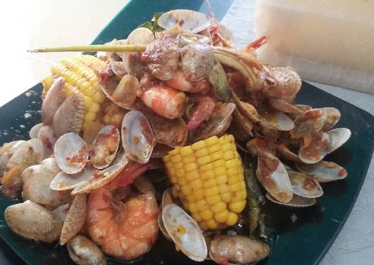 resep lengkap untuk Seafood keroyok'an (seafood sauce padang)