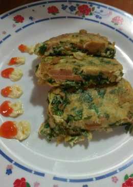 Oatmelette with spinach and saussage yummy (healthy breakfast)