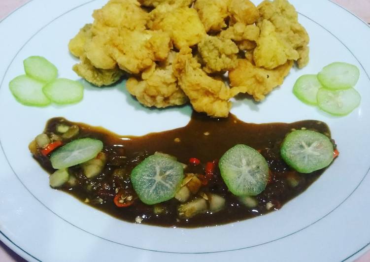 gambar untuk resep makanan Ayam goreng crispy siram sambal matah