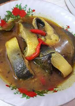 Ikan bandeng masak kuning