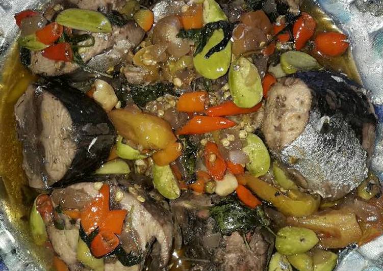 Resep Tumis  tongkol pete  pedas oleh Vanny Aini Vacen Cookpad