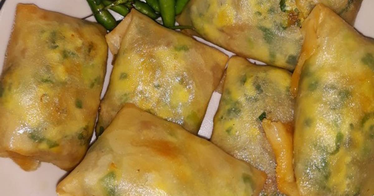  Resep  Martabak  telor mini  simpel ueennaakk oleh PAWON NINA  