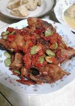 Ikan mas goreng garing sambal pete