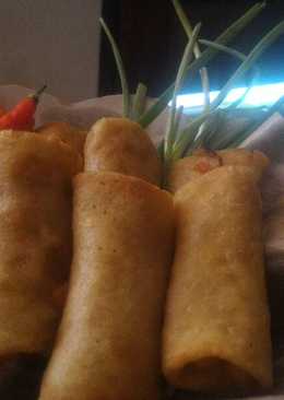 Lumpia semarang isi rebung wortel ayam