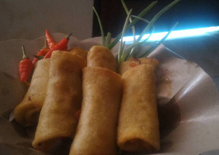 resep masakan Lumpia semarang isi rebung wortel ayam