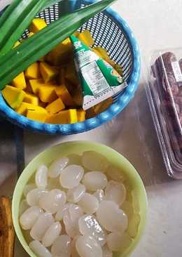 Kolak labu kuning, kurma dan kolang kaling