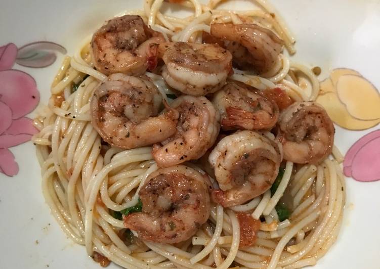 resep makanan Spicy Shrimp Tomato Spinach Pasta