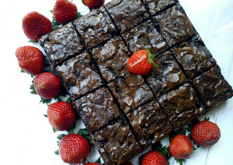 cara membuat Strawberry Brownies