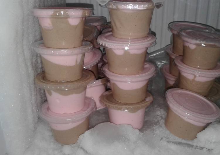 bahan dan cara membuat Ice cream homemade(coklat&strowbery)