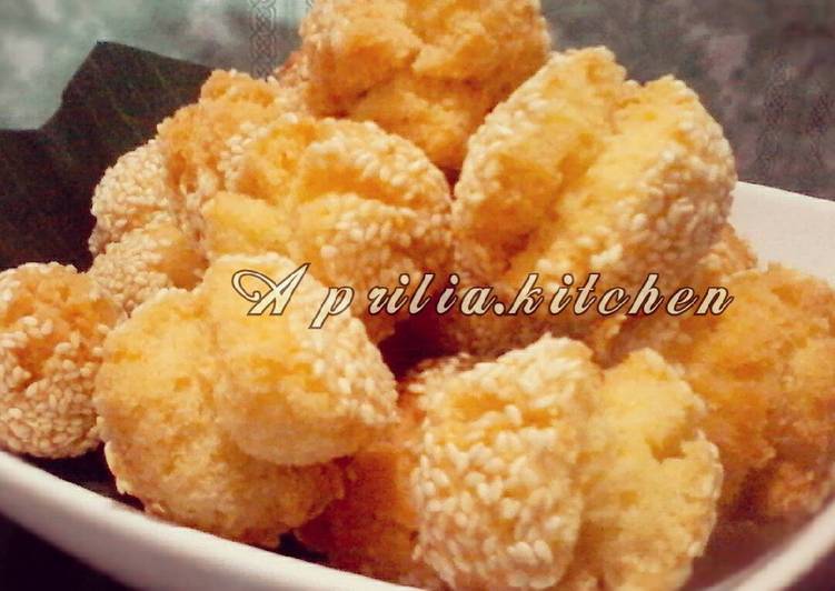 gambar untuk resep makanan Onde2 ketawa keju renyah diluar, gurih manis empuk didalam