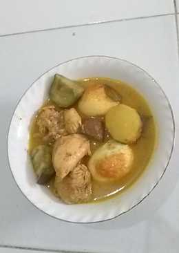 Kate - kate campur (Kari ayam,telur,tahu,kentang,terong)