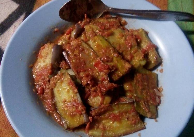 bahan dan cara membuat Terong(Ungu) Bumbu Balado (Maknyoss)