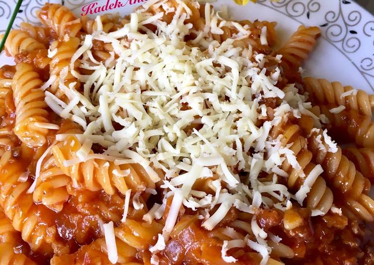 Fusilli bolognaise