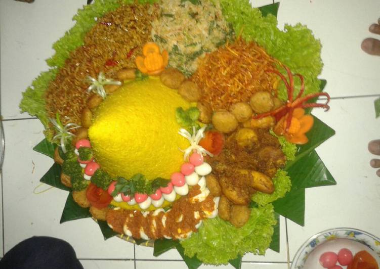 resep makanan Nasi kuning tumpeng