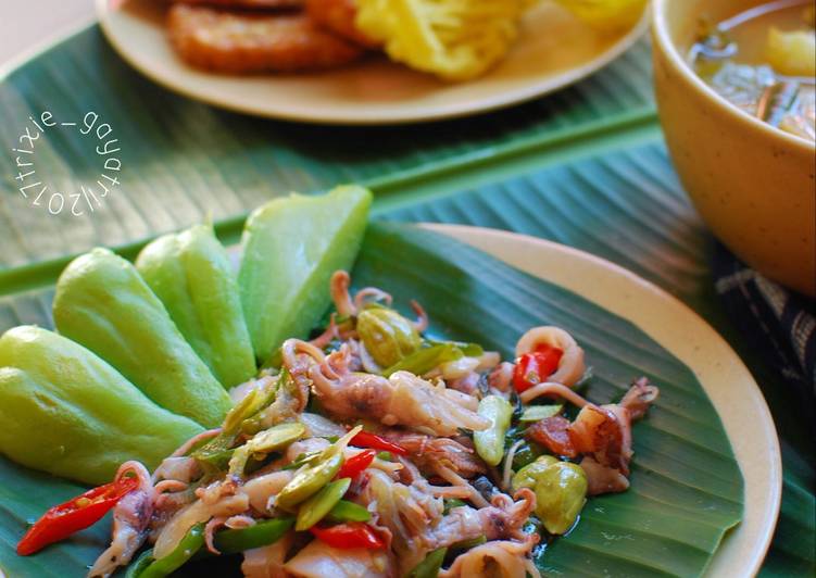 gambar untuk resep makanan Tumis Cumi Asin Pedas