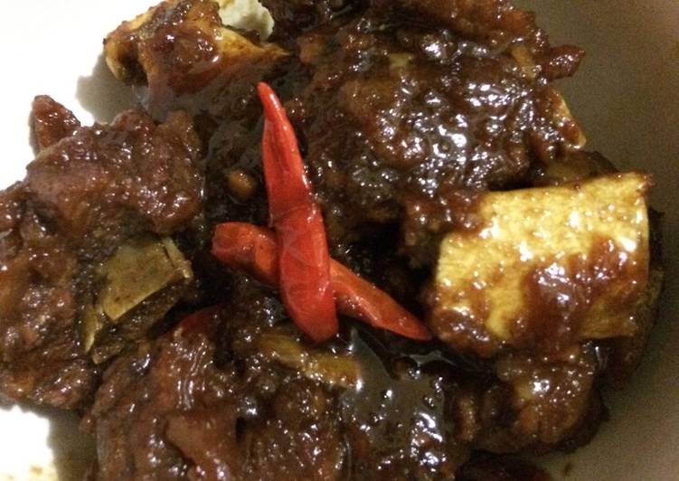 resep lengkap untuk Krengsengan Iga