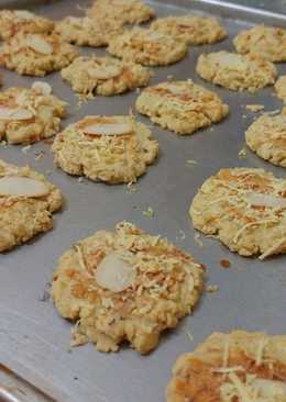 Almond Oatmeal Cheese Cookies