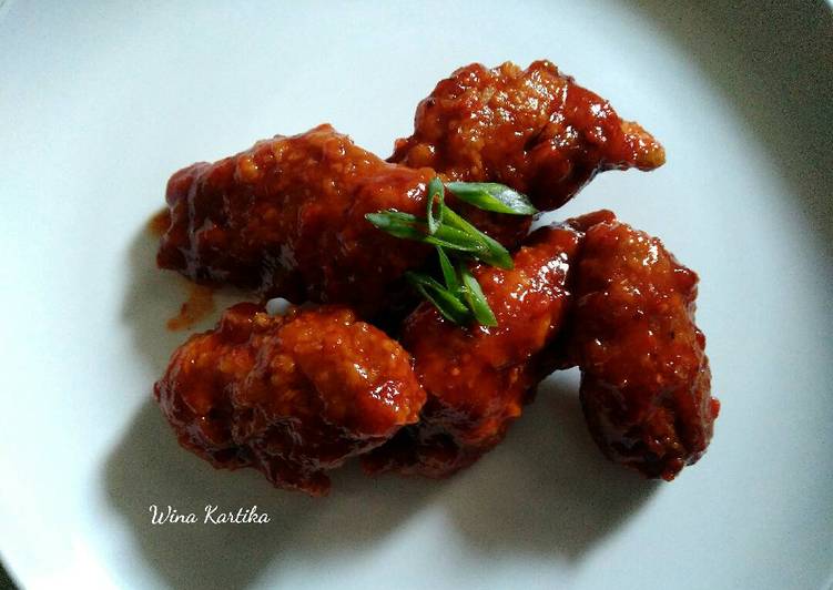 bahan dan cara membuat Fire Wings Ala Recheese / Sayap Ayam Tepung Saos Pedas