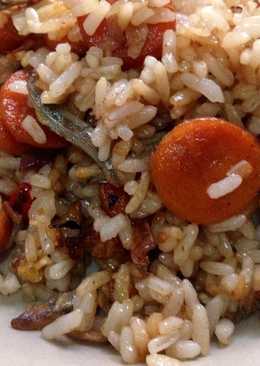 Nasi goreng sosis dan teri